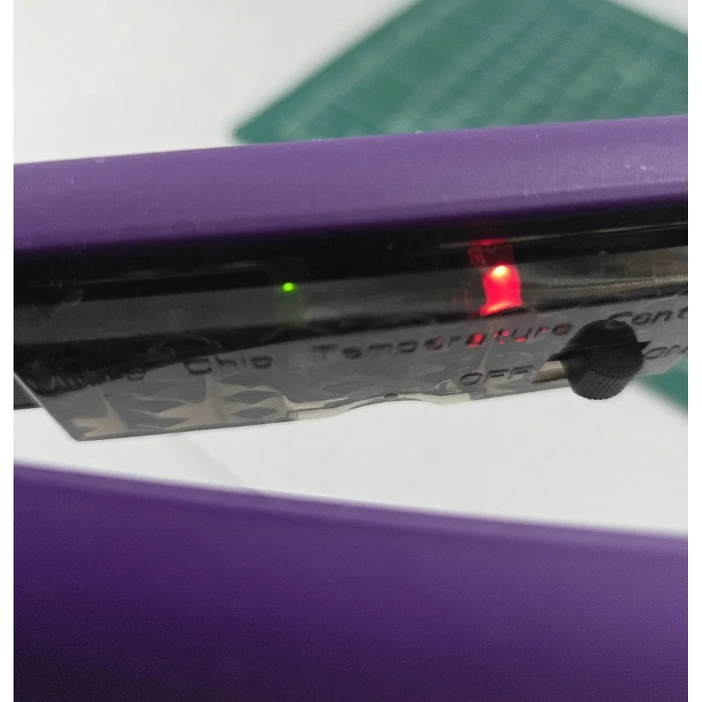 Soleil Professional Solid Ceramic Flat Iron Magnetized Plates Purple Pre-owned